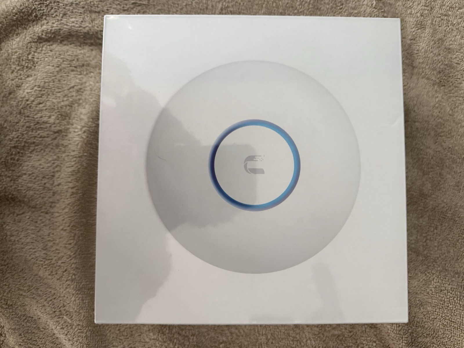 Ubiquiti UniFi nanoHD Compact 802.11ac Wave2 Wireless Access Point