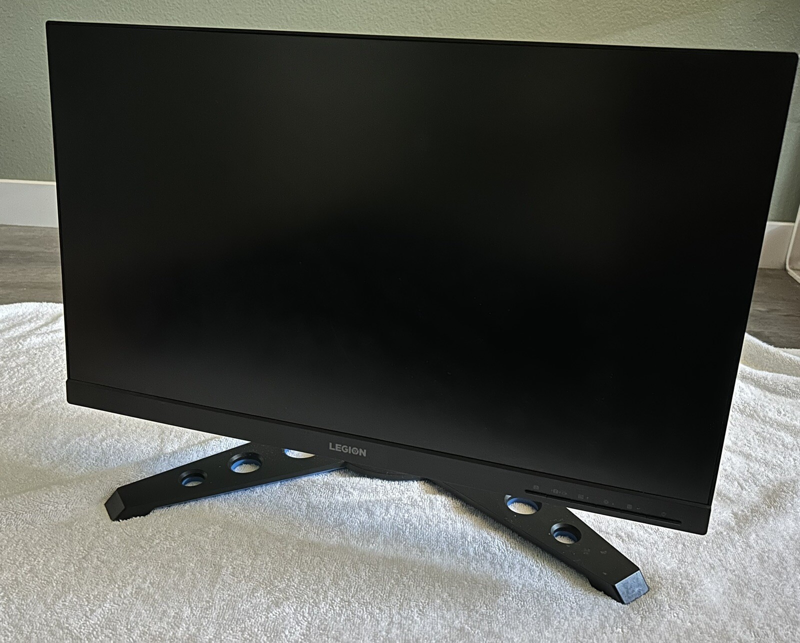 Lenovo Legion Y25-25 24.5" IPS LED Monitor- 240hz-1 ms Response Time-AMDFreesync