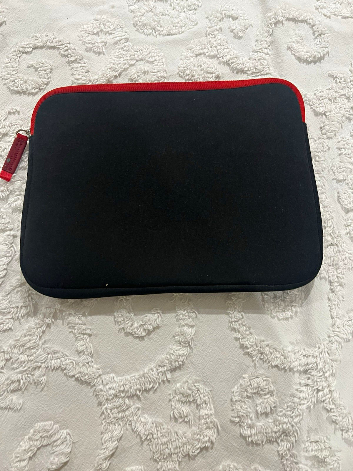 Verizon Neoprene Padded Laptop Sleeve Case Black/Red Fits 11 in