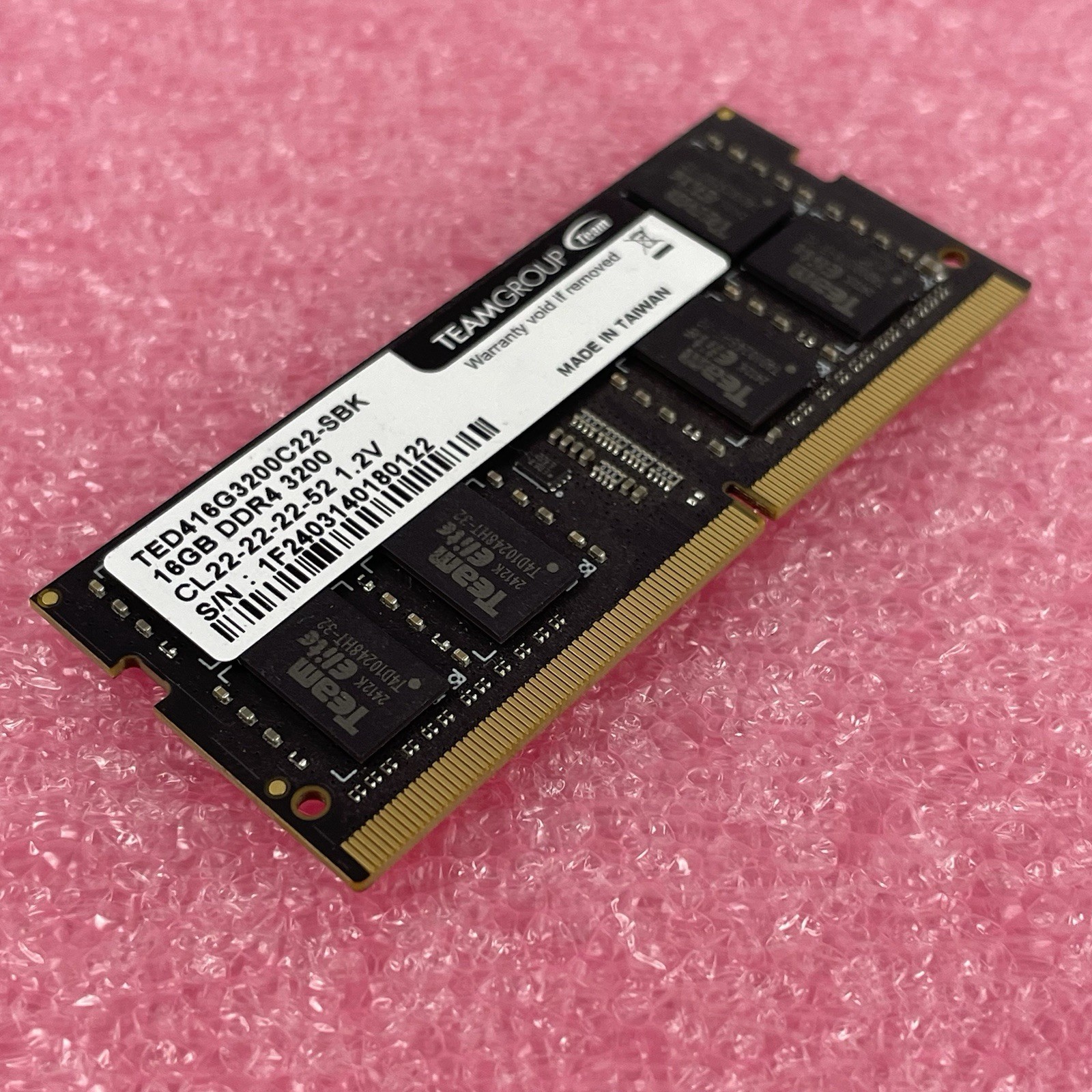 TeamGroup TED416G3200C22-SBK  16GB DDR4-3200 CL22 1.2V Ram Untested