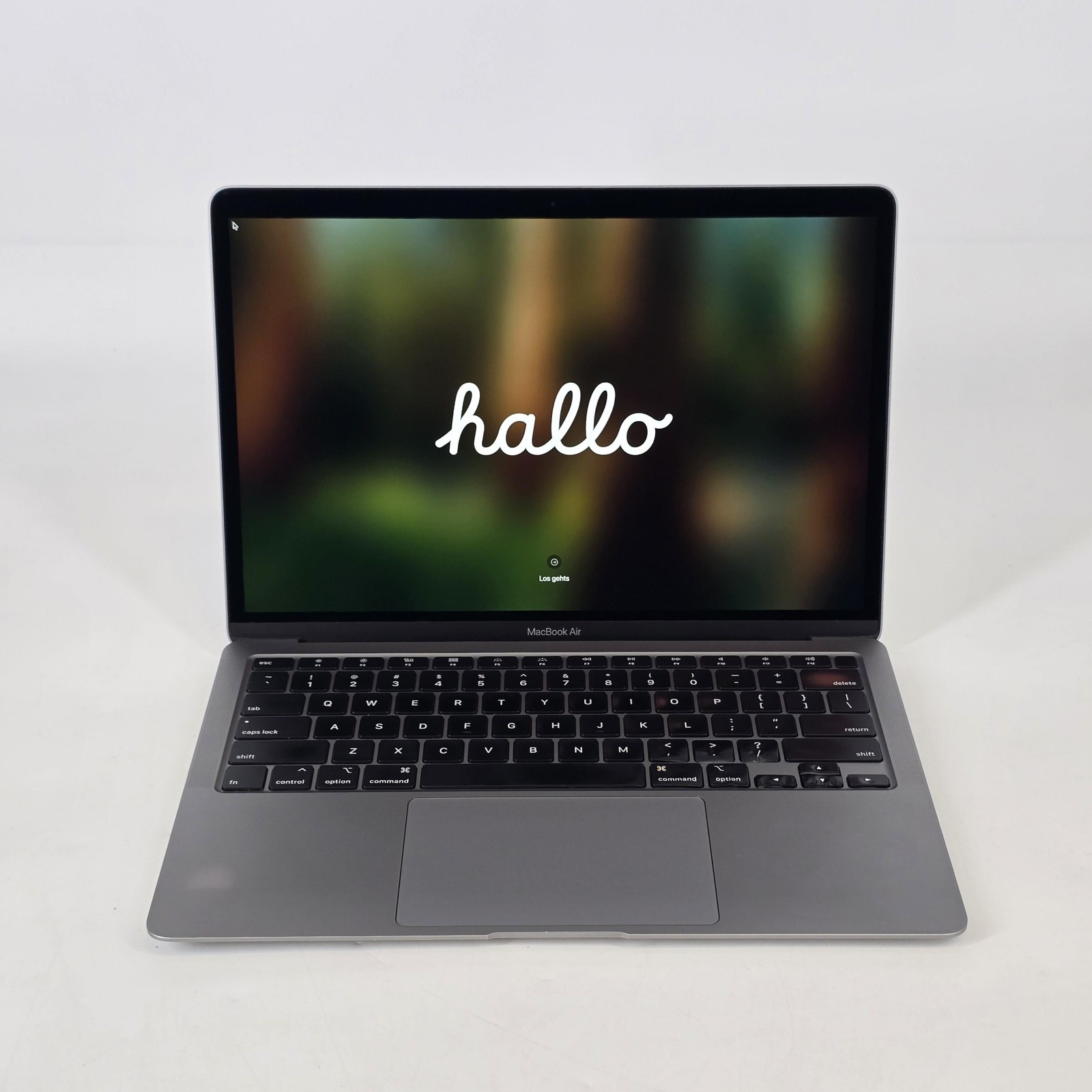 MacBook Air 13 Space Gray 2020 1.1 GHz Intel Core i3 10th Gen. 16GB 256GB SSD