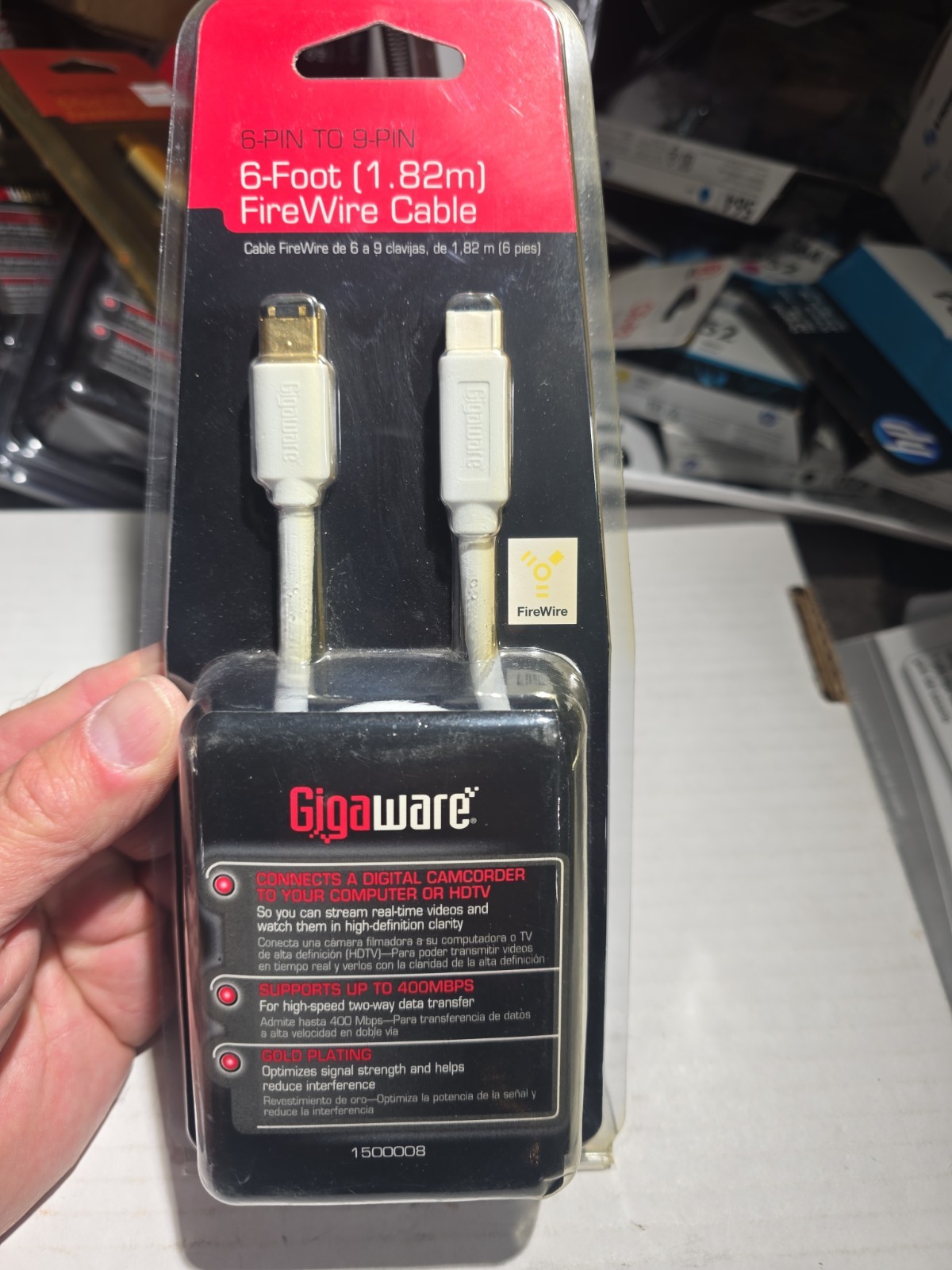 RadioShack GIGAWARE 6 FOOT FIREWIRE CABLE 6-PIN TO 9-PIN (1.82 m)