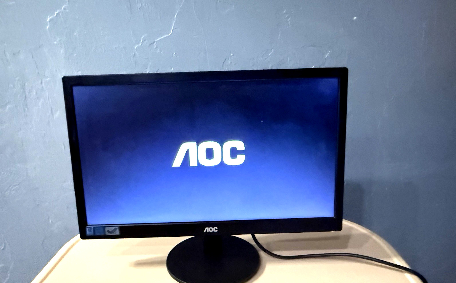 AOC E2070SWN LCD Monitor 19.5” LED Comes With Power And Video Cables