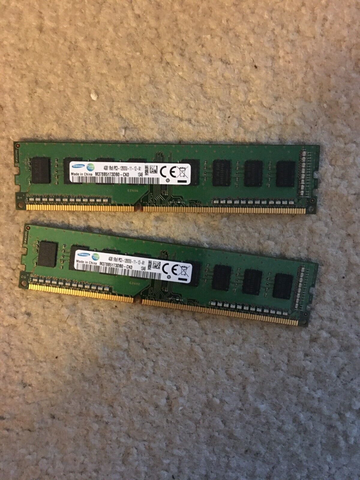 One (1) Samsung 4G  DDR3 1Rx8 PC3-12800U M378B5173DB0-CK0 Desktop RAM Memory