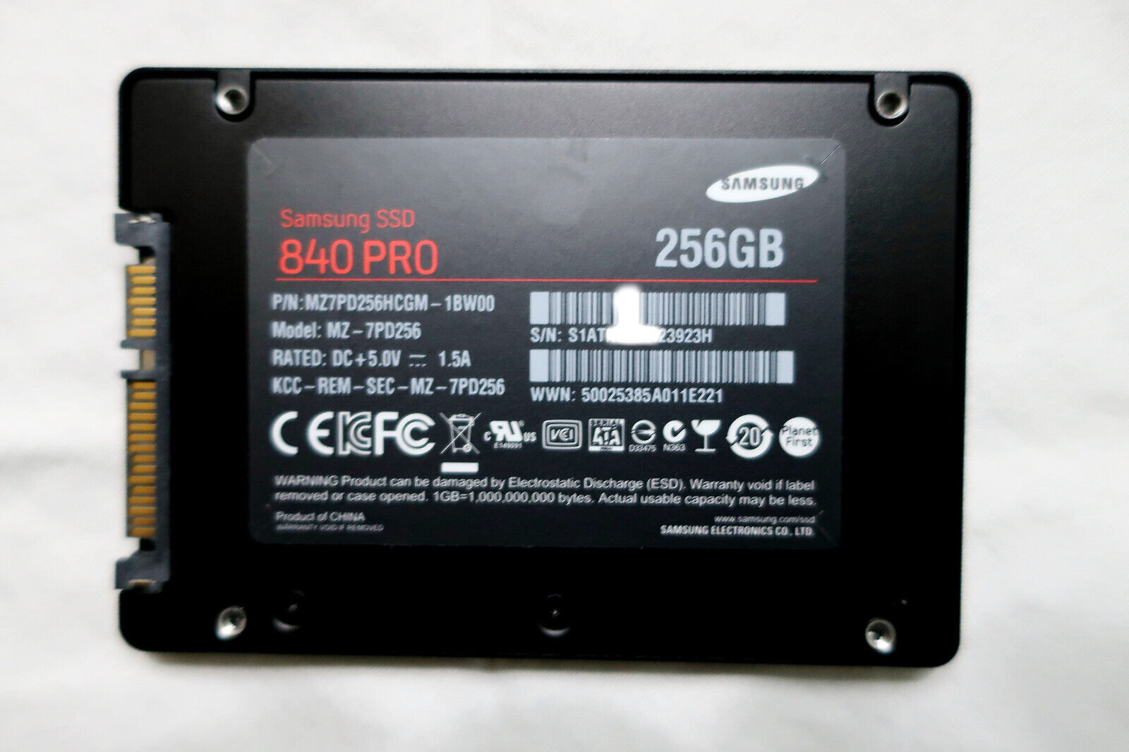 MZ7PD256HCGM-1BW00 SAMSUNG 256GB 840 PRO SERIES SATA III SSD 2.5