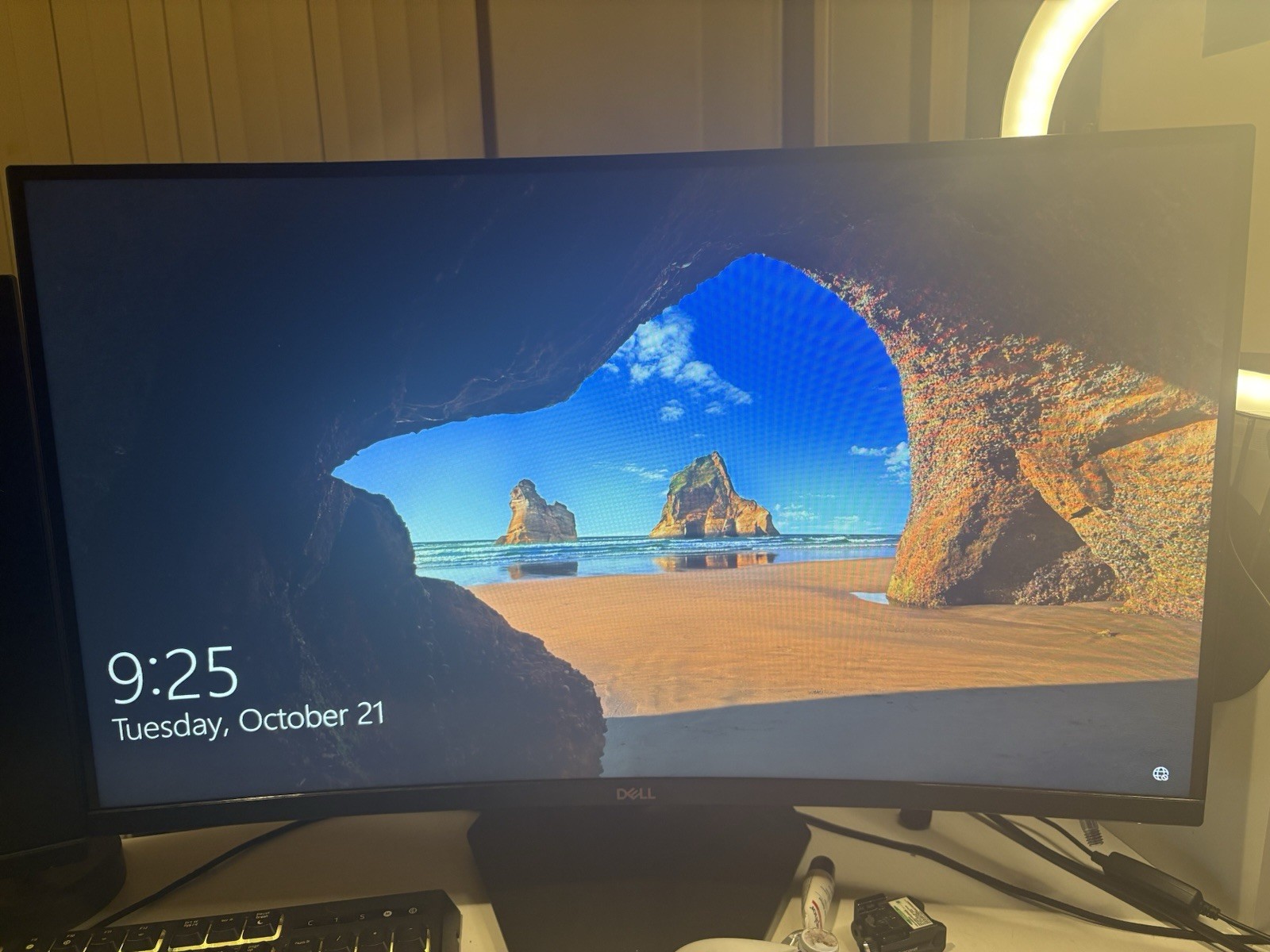 Dell S3222DGM 32" 2K QHD Curved Gaming Monitor 165Hz, FreeSync, HDMI DisplayPort