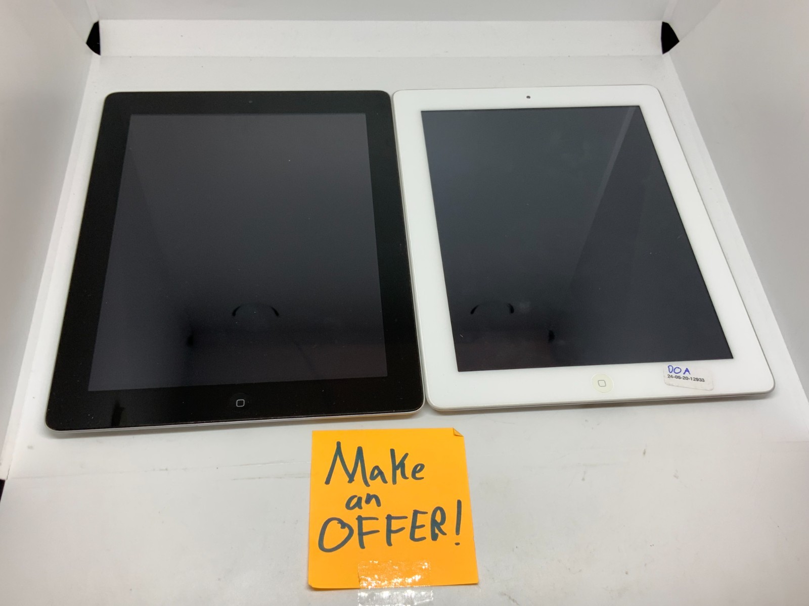 DEFECTIVE - Lot of 2x Apple iPad 2 A1395 32GB White & Apple iPad 4 A1458 32GB