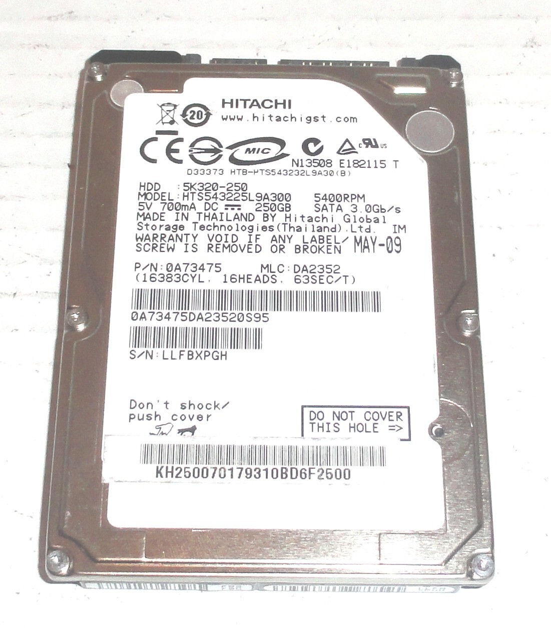 Hitachi HTS543225L9A300 250GB Sata Hard Drive P/N: 0A73475 MLC: DA2352