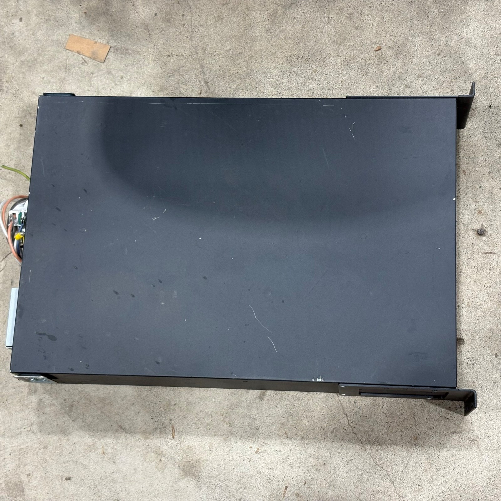 APC Smart-UPS 192V RM Battery Pack Enclosure SURT192RMXLBP3U 3U Chassis Used