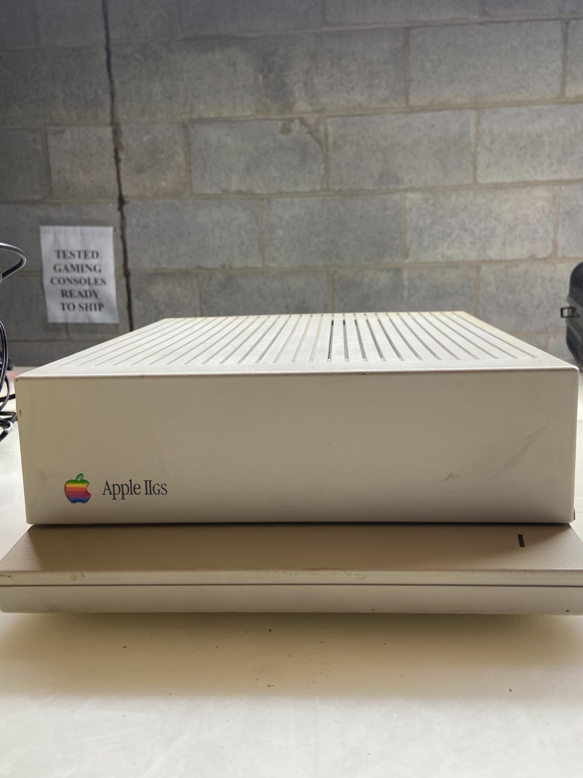Vintage Apple IIGS Computer Console Model A2S6000 1987 Retro CPU w/Cord *Parts
