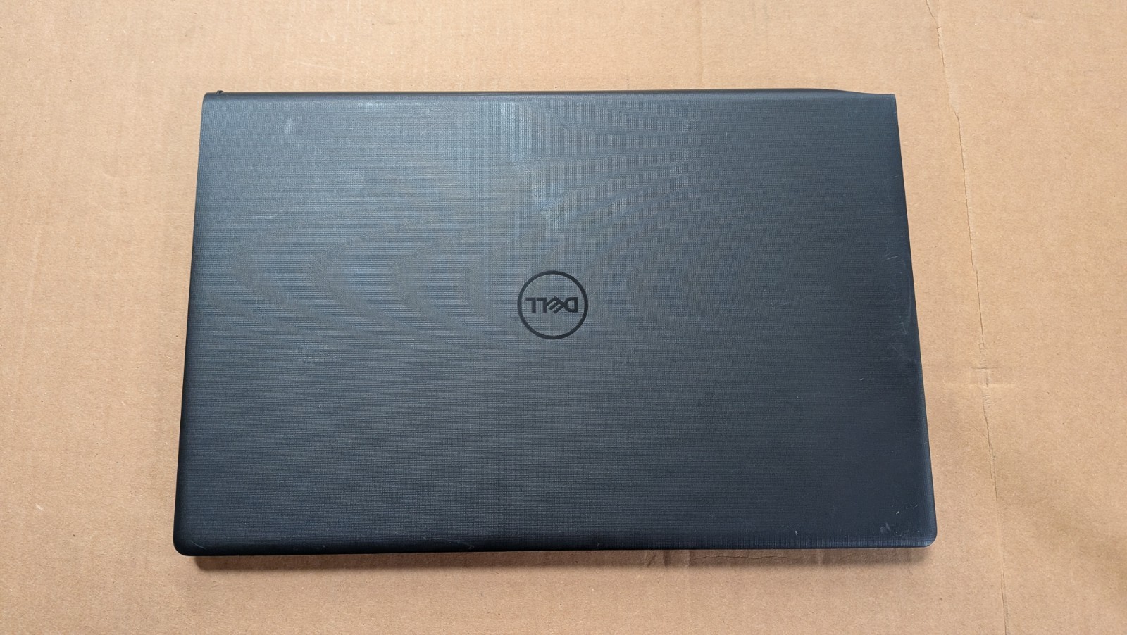 Dell Vostro 3520 15".6FHD i5-1235U No RAM/SSD Battery Excellent Housing Damage