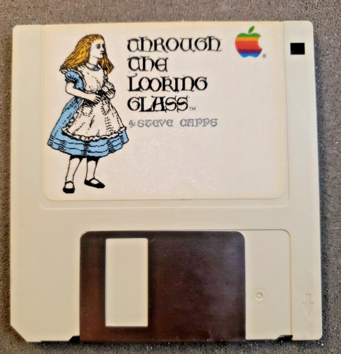 Macintosh Collector's Guide - Through The Looking Glass -- 690-5026-A  (DS3D1PT)