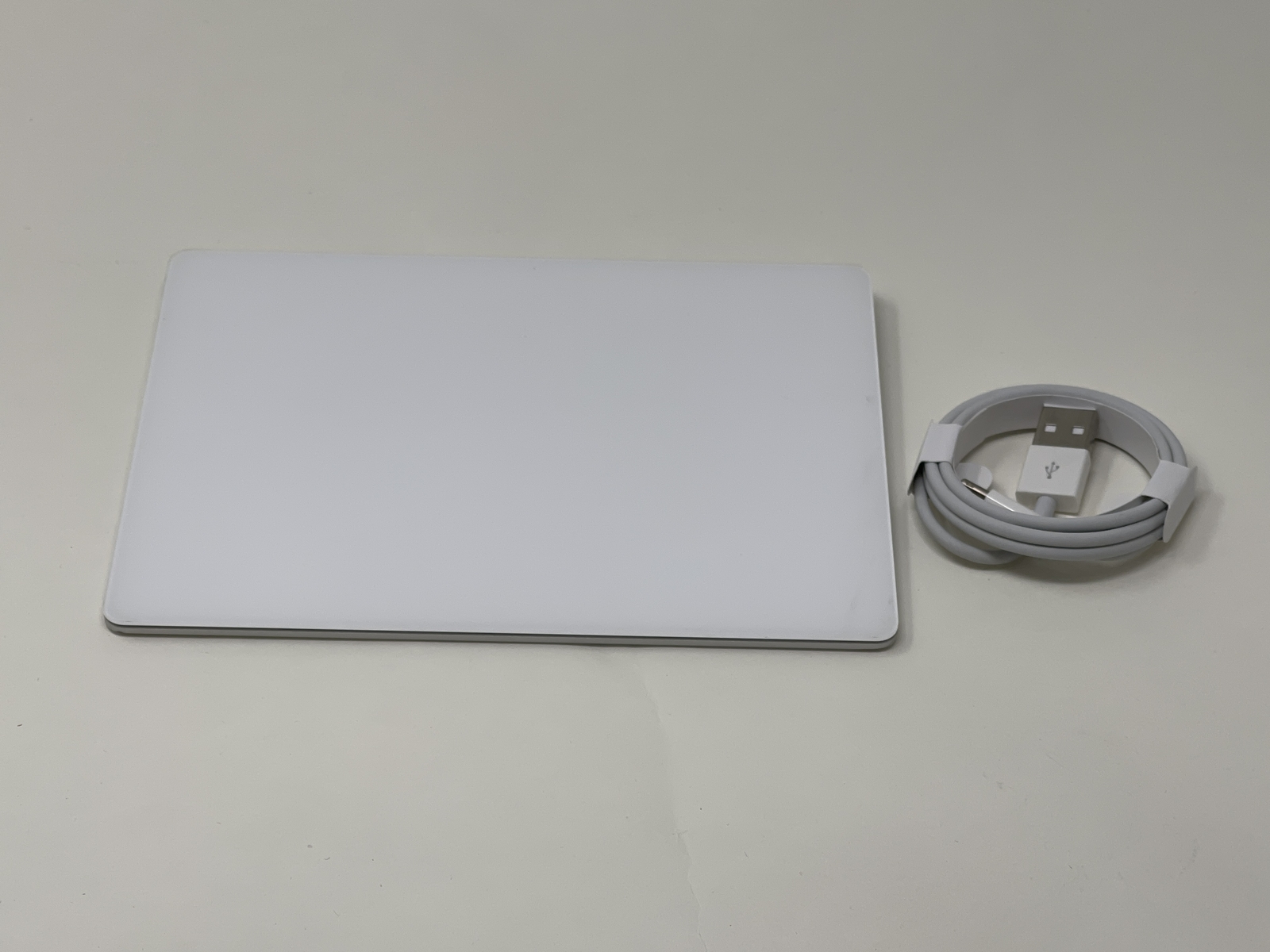 Apple Magic Wireless Trackpad 2 - White A1535 MJ2R2LLA Good