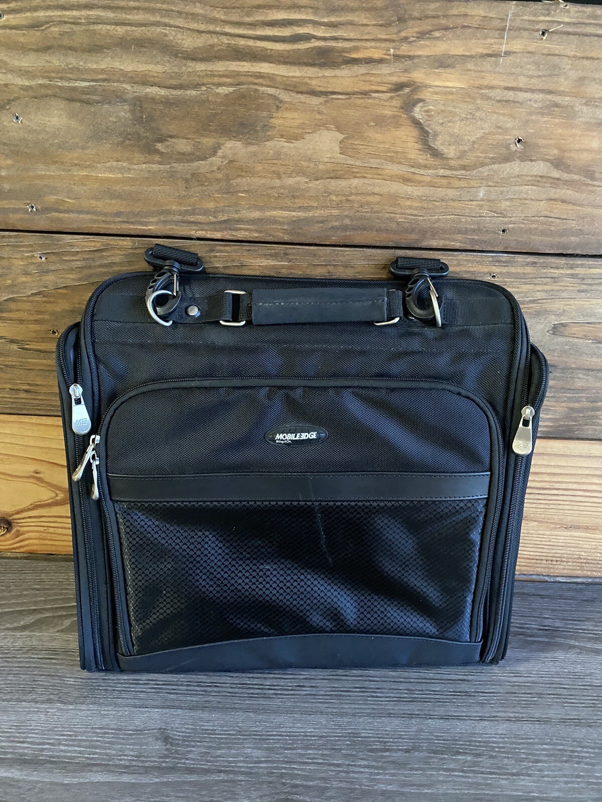 MobileEdge Laptop Bag W - 15” L - 13”  - Great Condition. Lots Of Storage Space.