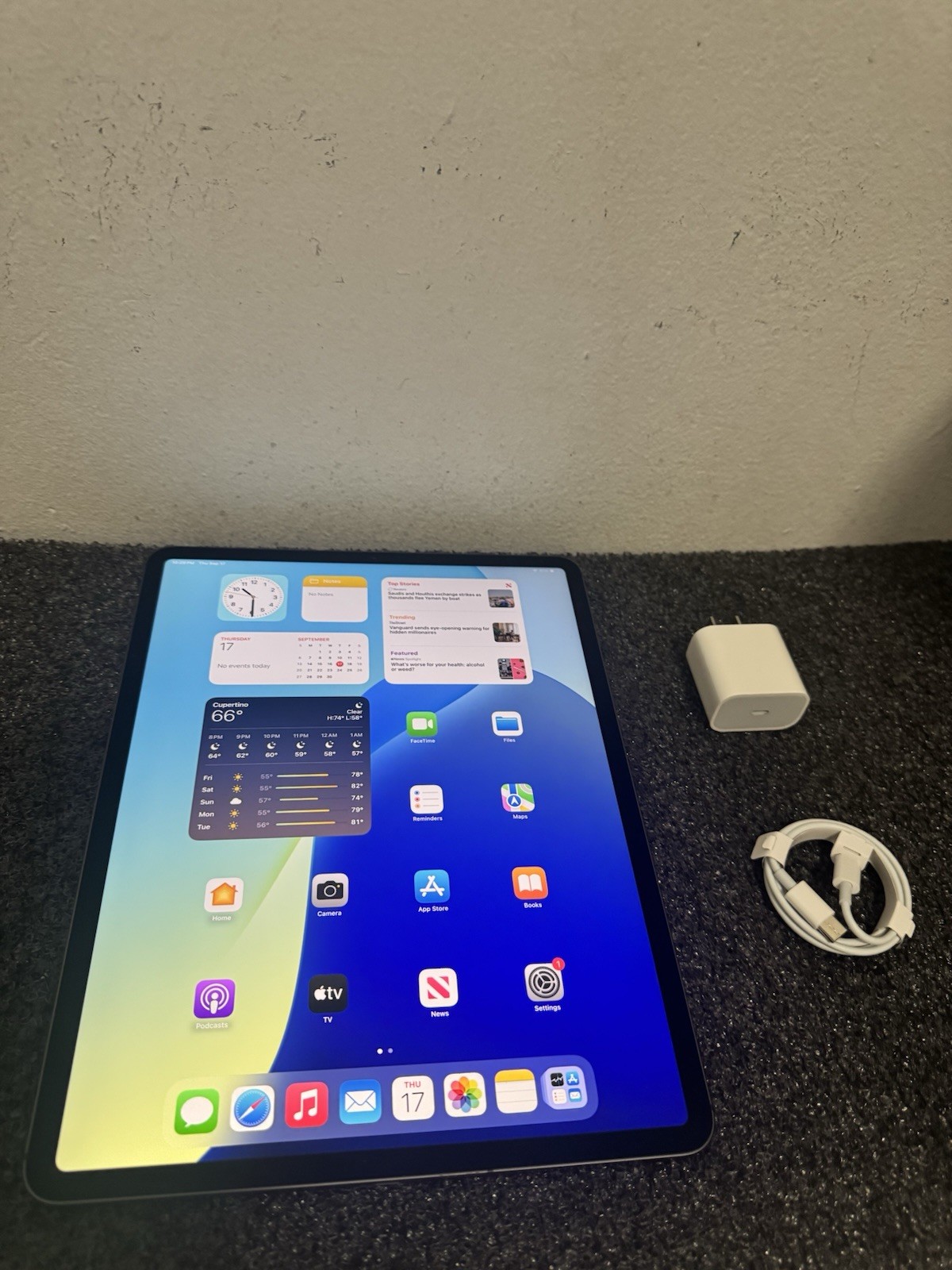 Apple IPad Pro 12.9" 4th Gen 256GB (Unlocked) A2069 - Space Gray