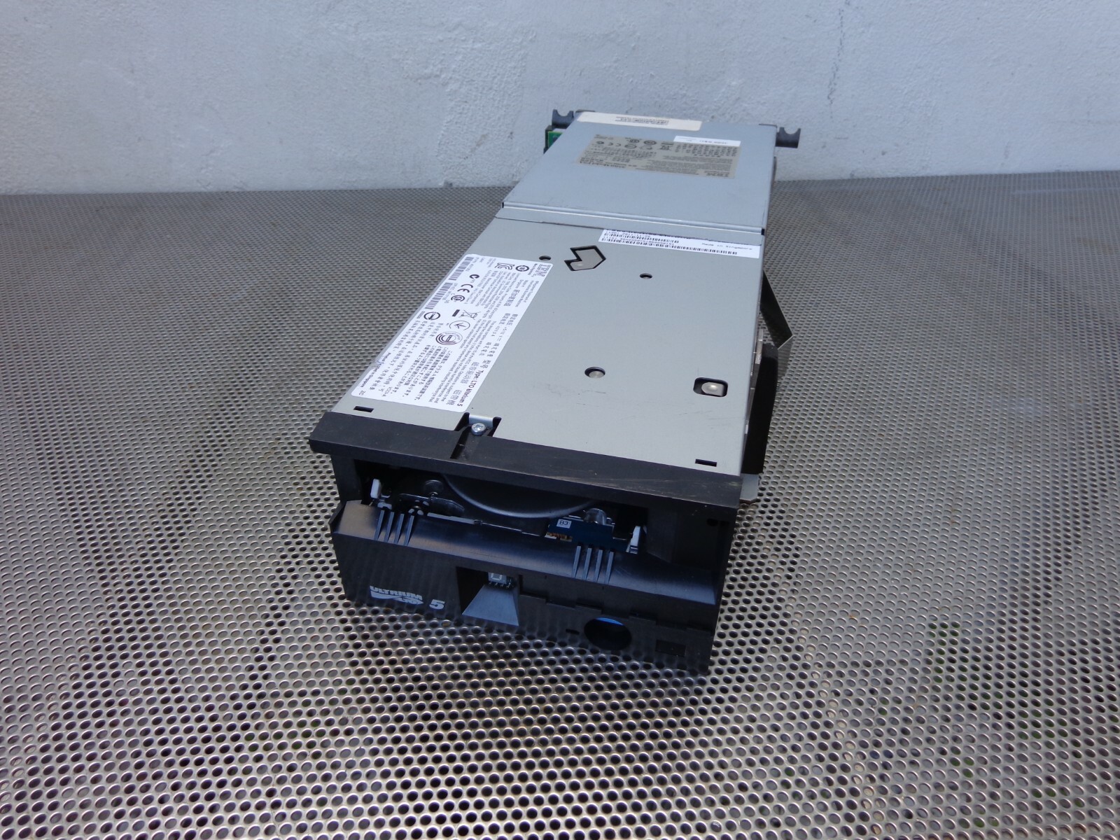 IBM TS1040 3588-F5A LTO Ultrium5 FC Tape Drive FC 46X2550 45E9083 00V6727