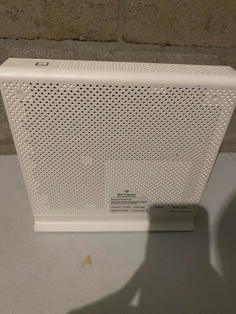 ARRIS Surfboard , 24x8 DOCSIS 3.0 Cable Modem Plus AC1750 Dual Band Wi-Fi Router