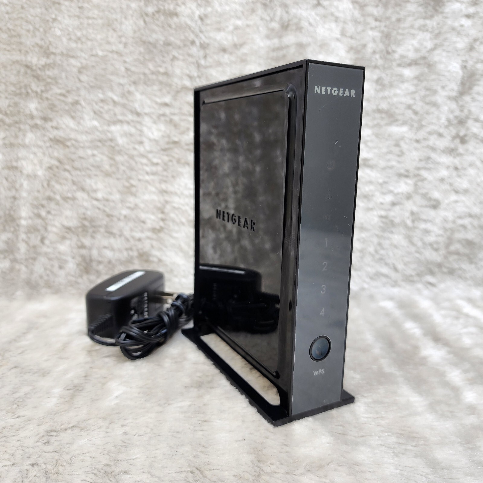 Netgear N300 300Mbps Wi-Fi Router WNR2000 v3 – 4-Port Wireless Networking