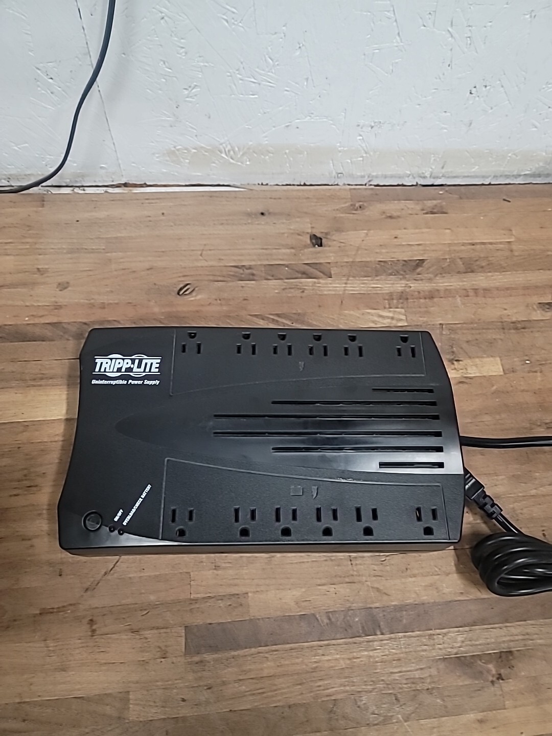 Tripp Lite AVR 900VA Battery Backup UPS 12-Outlets Black (AVR900U)