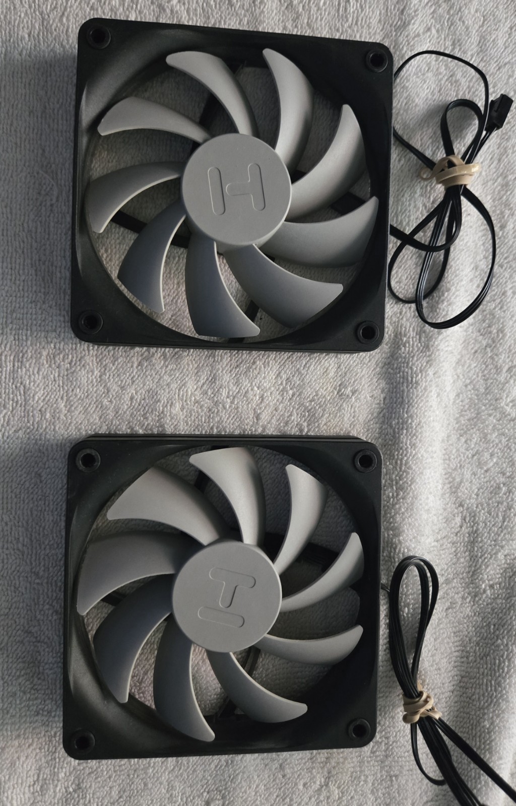 2- HYTE Y60 120mm Case Fans