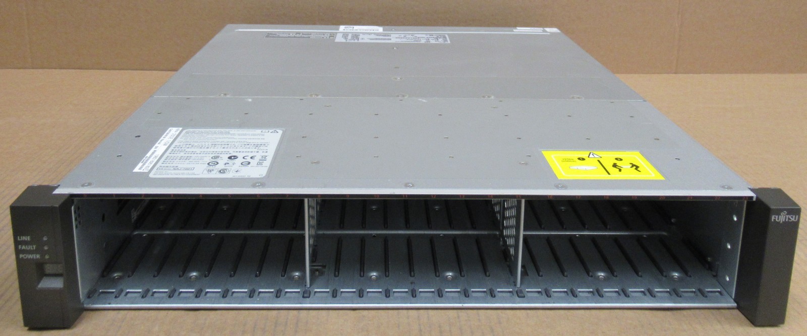 Fujitsu ETERNUS DX8700 S2 ETGAD Drive Encl 24 x 2.5" SAS Bays  FTS:ETG-DE25-NL