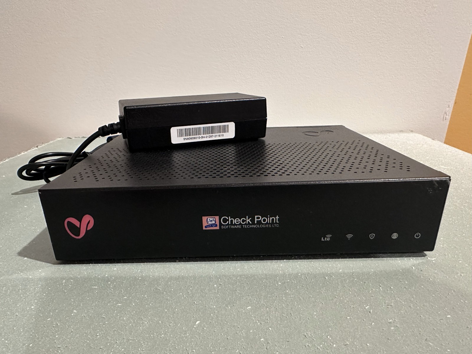 LOT of (8) Check Point 1590 Firewall & w builtin WiFI and builtin LTE sim