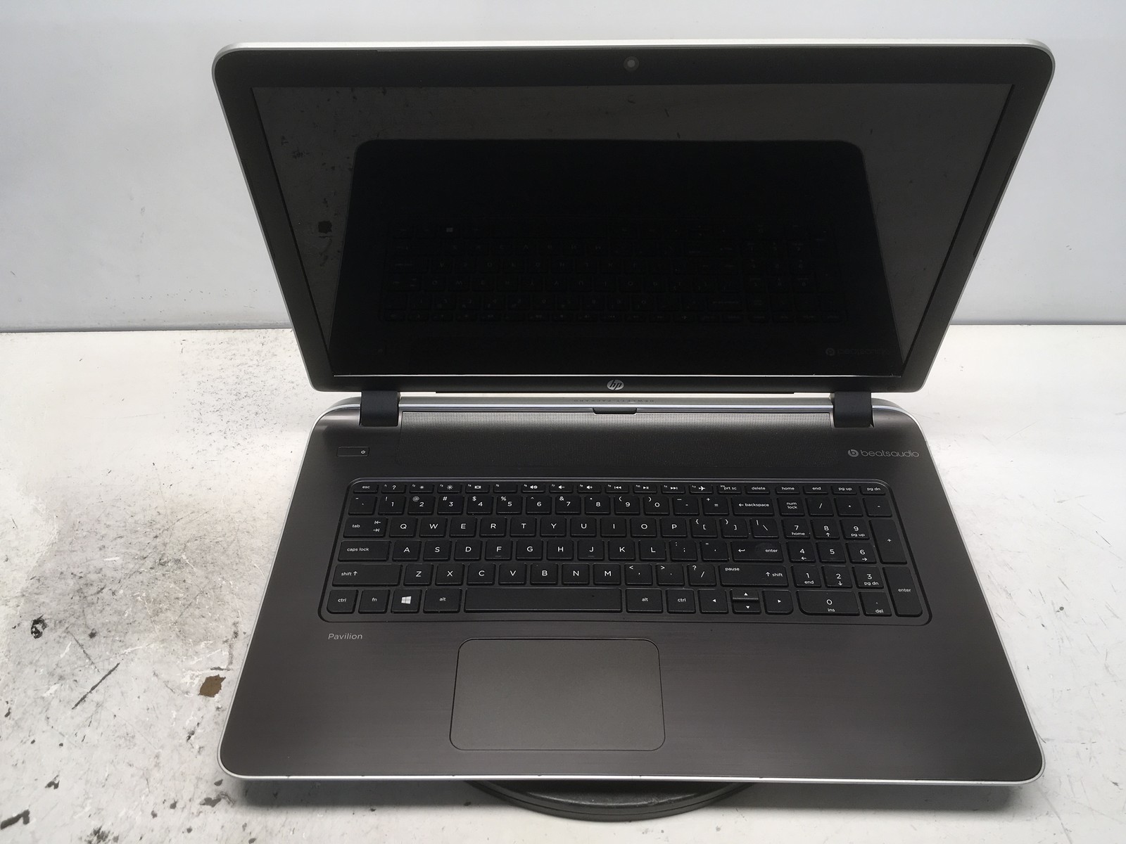 HP Pavilion 17-F053US AMD A8-6410 2000MHz 6 GB NO HDD No Batt