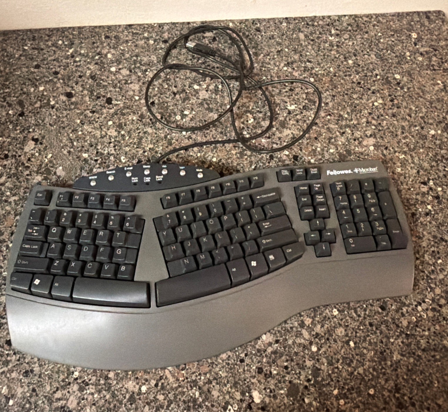 Fellowes Microban Ergonomic Wired USB Keyboard KU-9938 98915 Antimicrobial