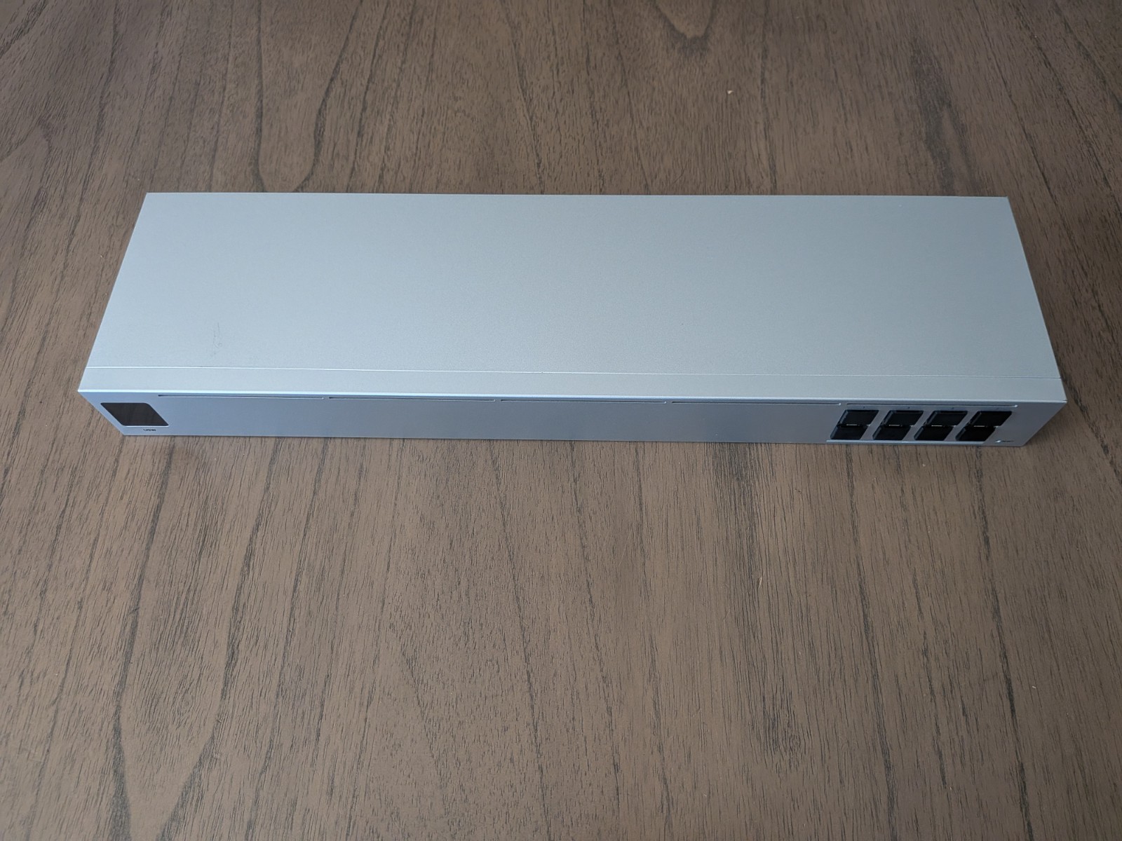 Ubiquiti Networks UniFi 8-Port 10G SFP+ Managed Aggregation Switch...