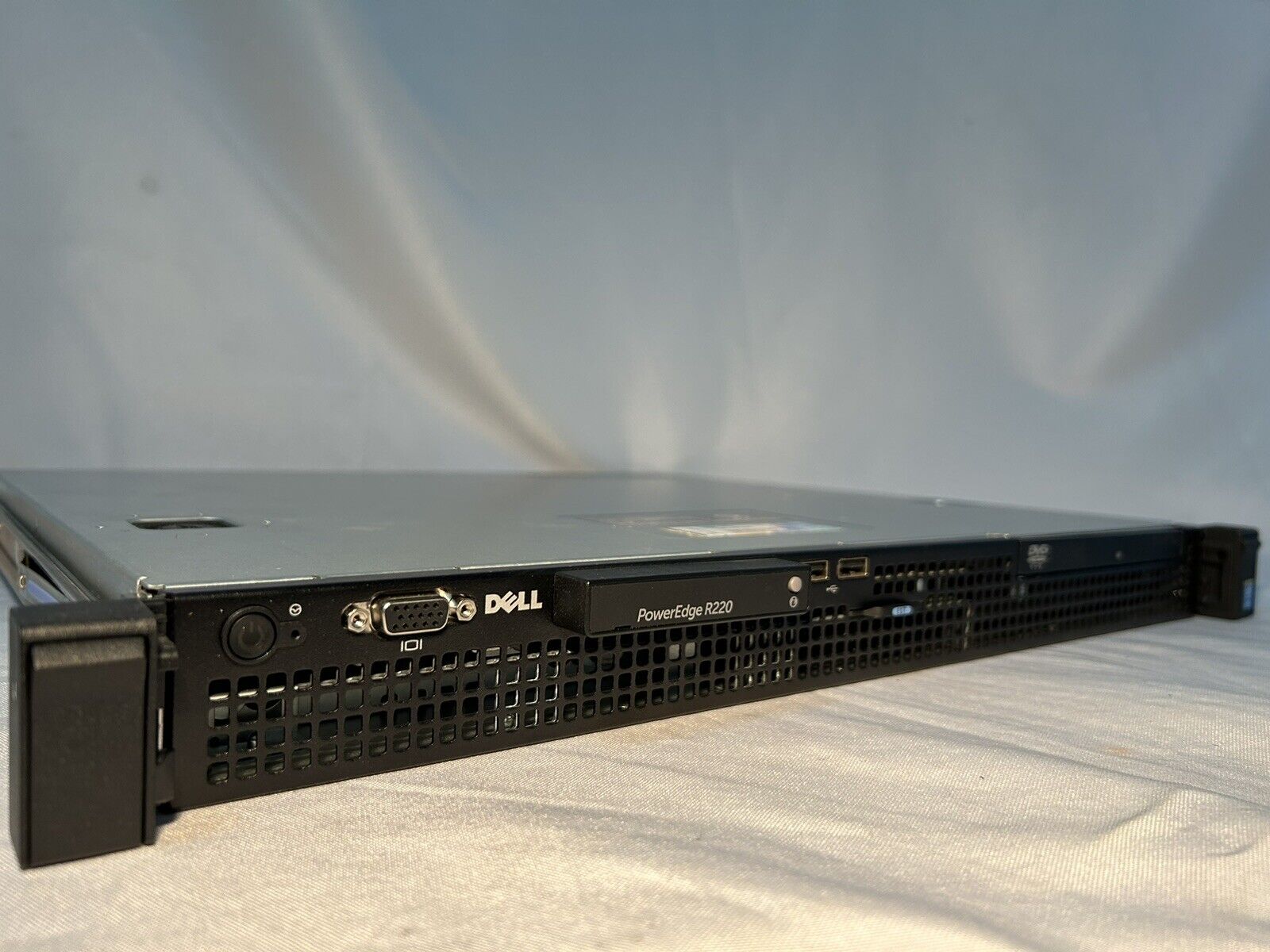 Dell PowerEdge R220 Intel Xeon E3-1220 v3 3.1Ghz 16GB 1TB 7.2K iDRAC7E PERC H310