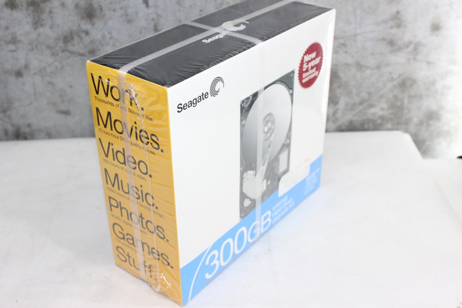 2006 Seagate 300 GB Internal Hardrive Upgrade Kit  - BRAND NEW SEALED