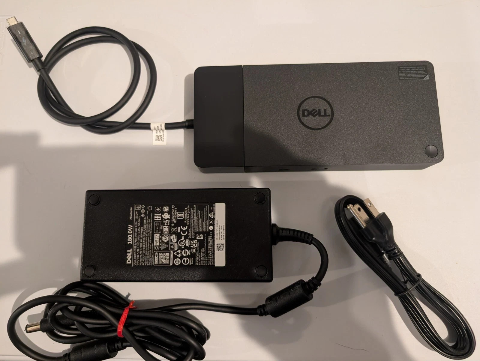 Dell WD22TB4 Thunderbolt 4 Dock w/180W Power Adapter – Excellent Condition