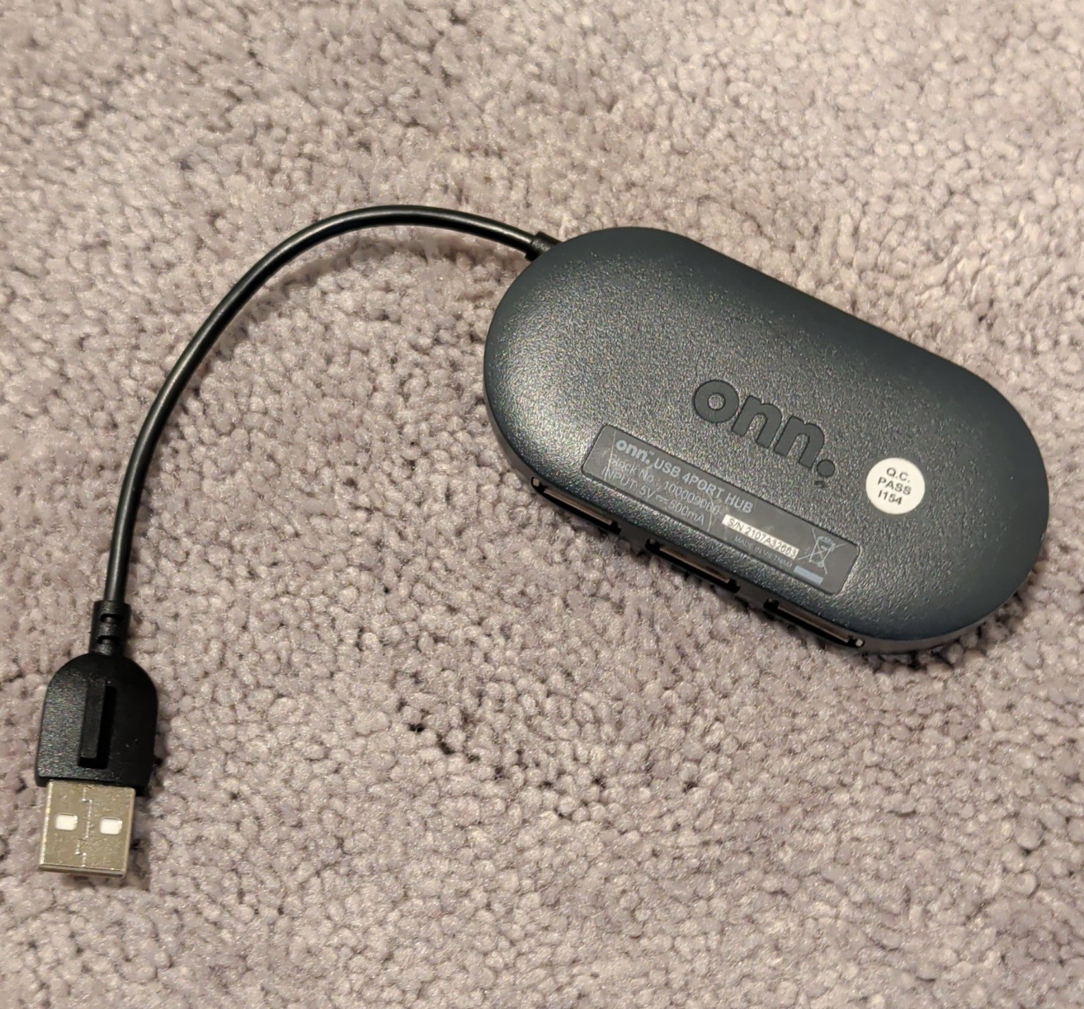 onn. USB 4-Port Hub 1:4 USB-A Male to 4x USB-A Female Portable Black