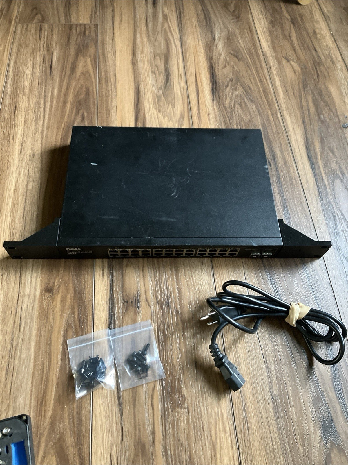 Dell Powerconnect 2824 24 Port Gigabit Ethernet Switch w/ Rack Ears Mount