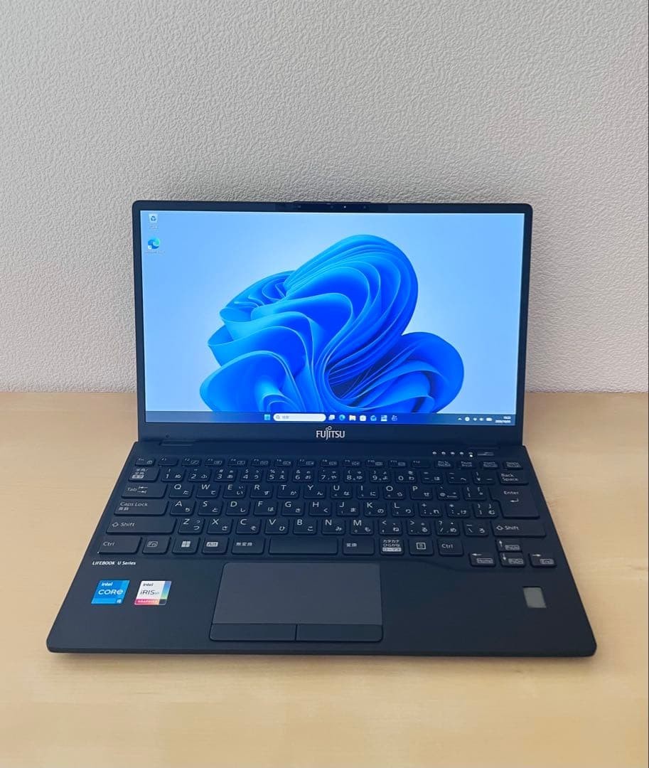 Fujitsu Lifebook U9312/J i5-1245U Iris Xe SSD 256GB 16GB 13.3" FHD Win 11 Pro