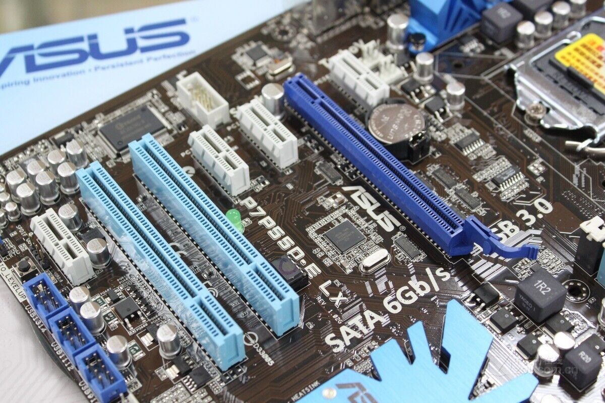 ASUS P7P55D-E LX Intel P55 DDR3 LGA 1156 ATX Motherboard