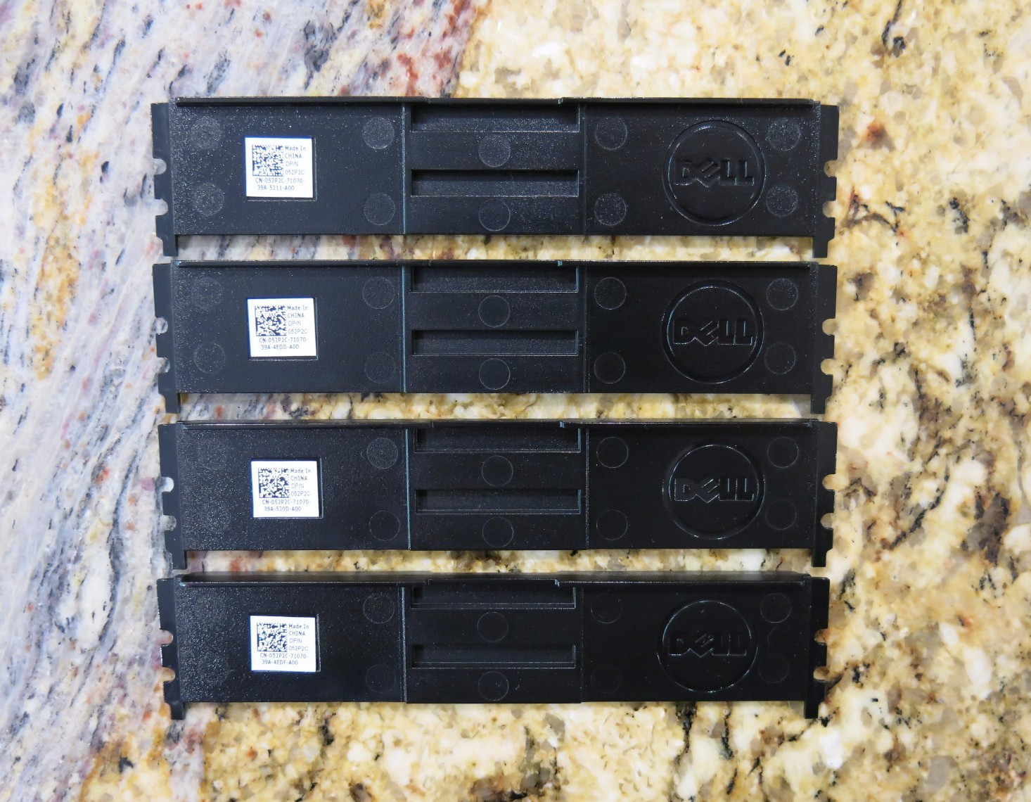 Lot of 100x Dell PowerEdge Precision RAM Blank Filler DDR3 DDR2 052P2C U701F