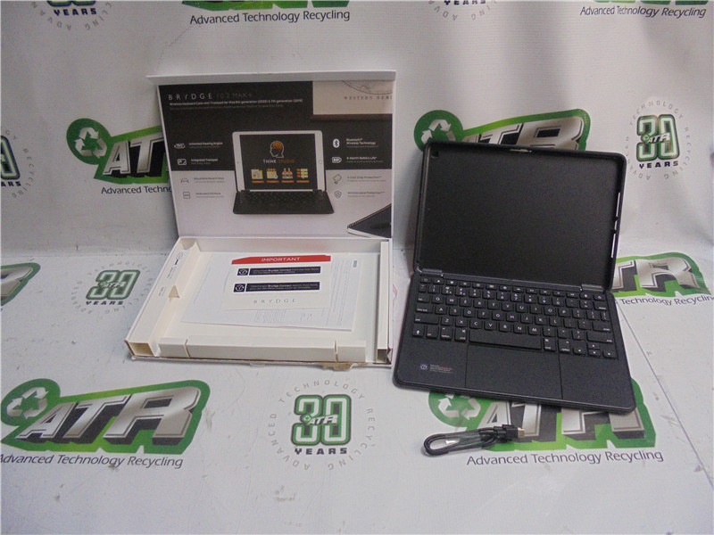 Brydge BRY8012-B Wireless Keyboard Case iPad 10.2 MAX+ w Trackpad Fair w Charger