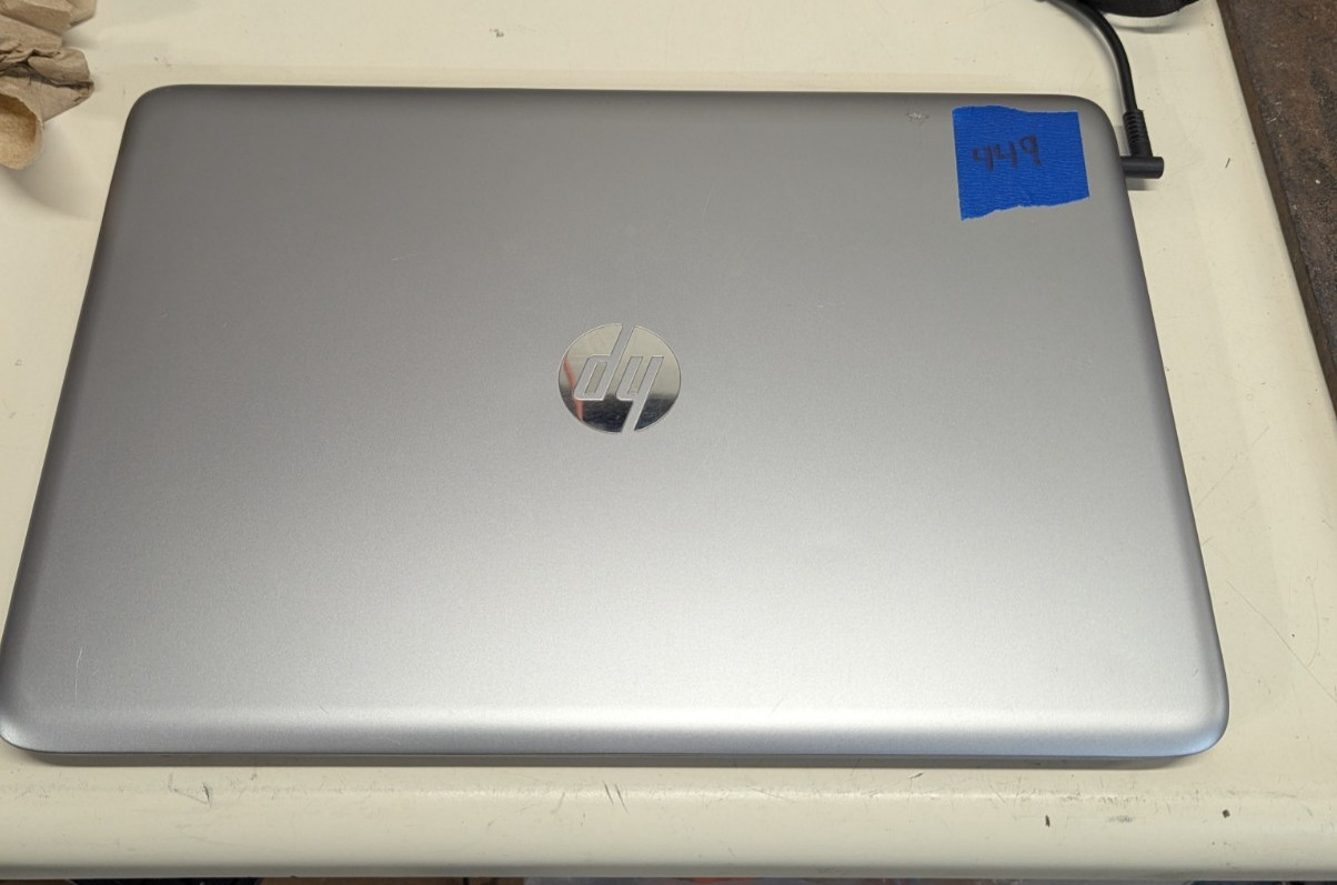HP Pavilion 15-U110DX w/AMD A10-5745, 6GB RAM, 15.6" Laptop for Parts #449 NO HD