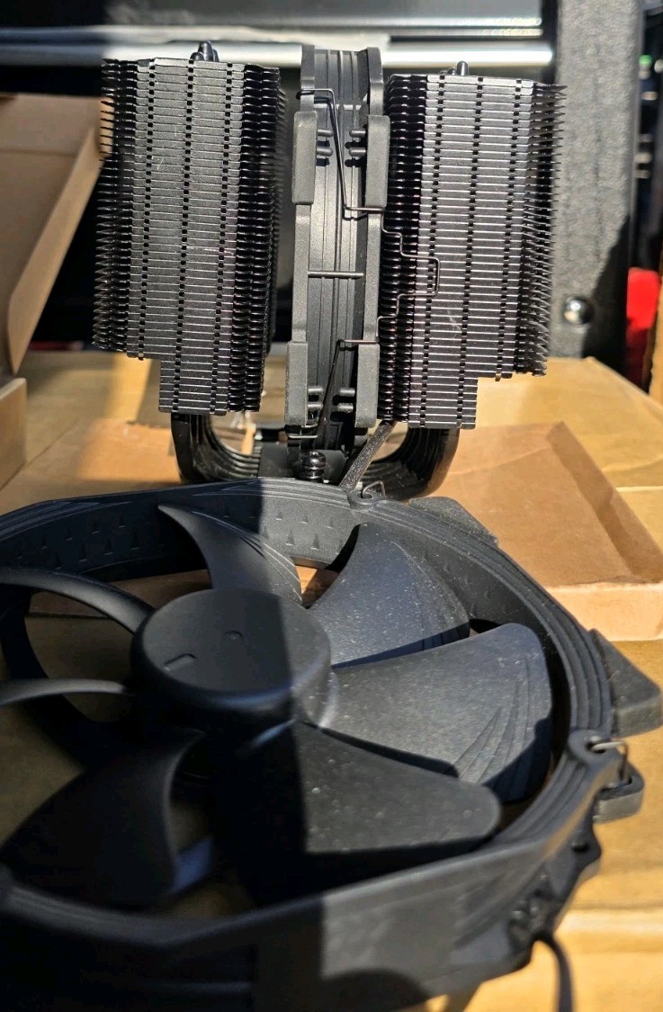 Noctua NH-D15 chromax.black Dual-Tower CPU Cooler