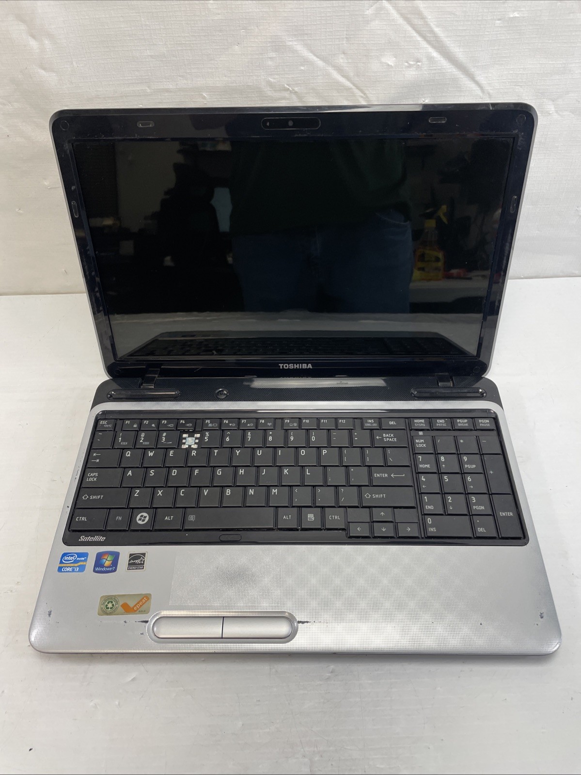 Toshiba Satellite L755-S151 i3 2.3 Ghz 4 GB Ram No Hard drive or o.s.