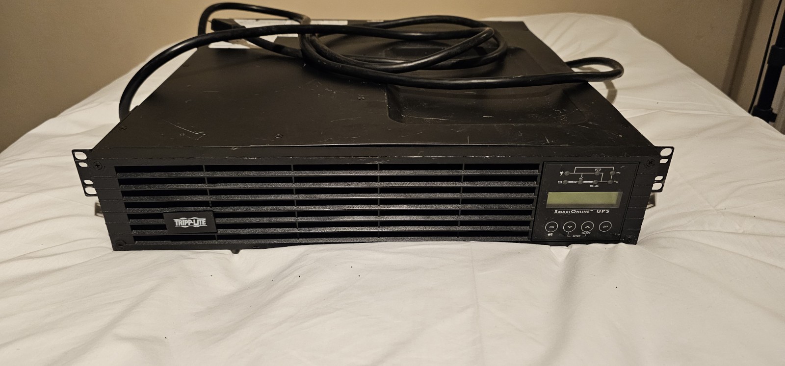 Tripp-Lite SU1500rtXLCD2U 1500VA 1350X 120V Battery Back Up AGPS7951