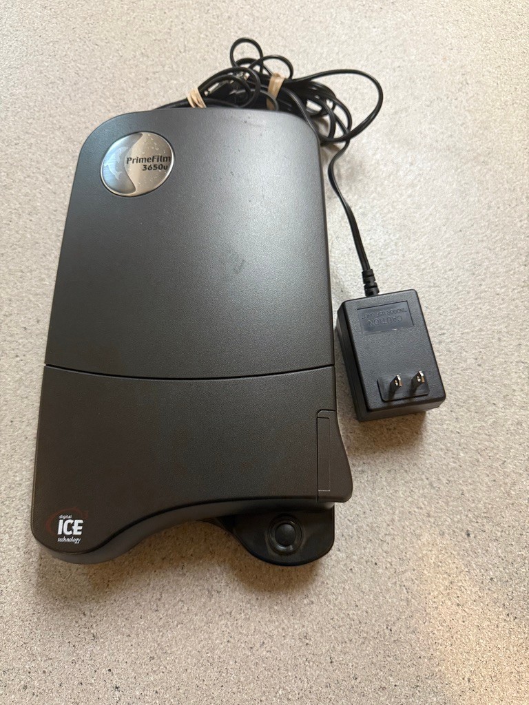Pacific Image PrimeFilm 3650U 35mm Film Slide Scanner Tested Works w/ Cables