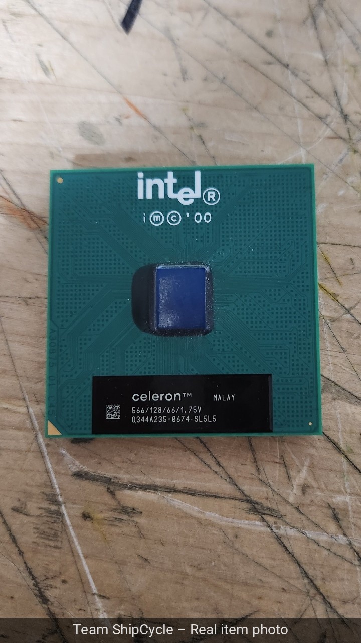U95272 Vintage Intel CELERON 566MHz 66MHz 128K  175V CPU RB80526RX566128 G2U