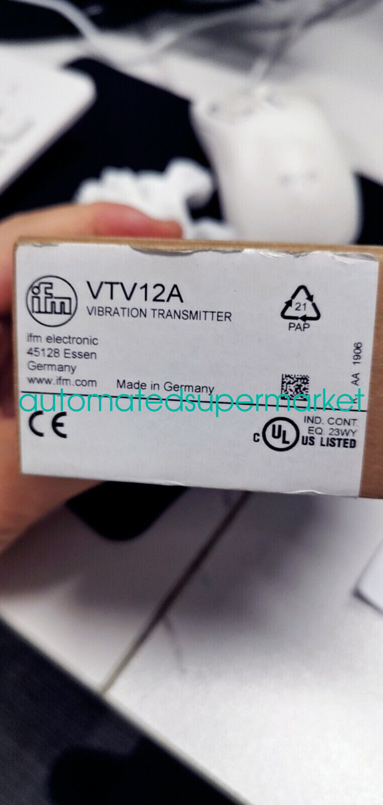 1PC NEW IFM VTV12A Vibration Sensor Shipping by DHL/FedEX