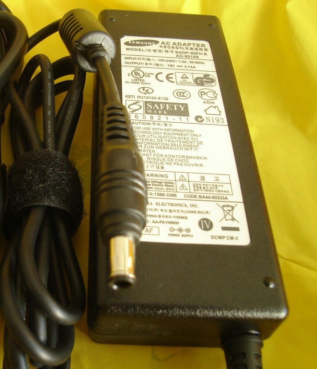 19v Genuine Samsung NP300E5A NP300E5AI NP300E5C NP300E5V Laptop Charger+Cord