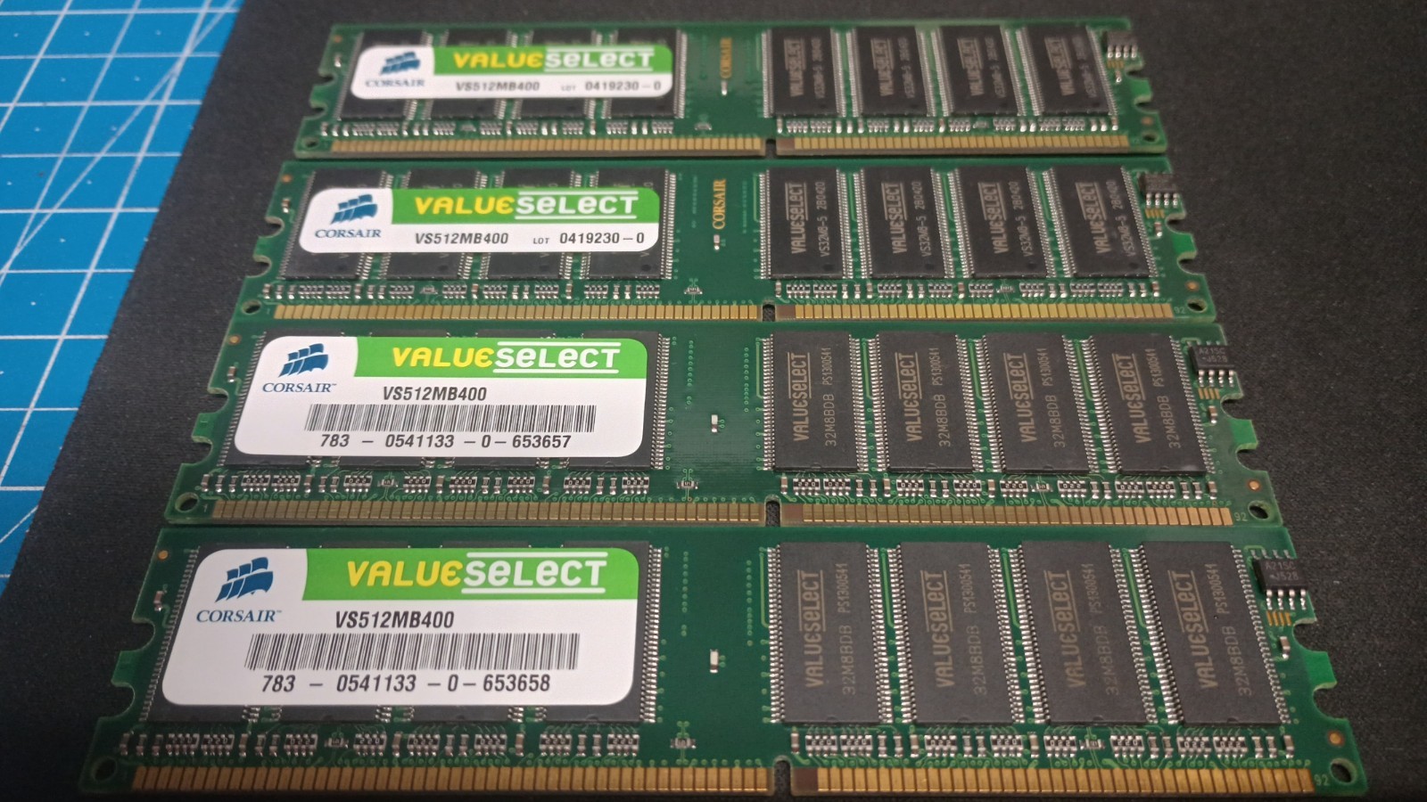 Corsair Value Select 4x 512 MB PC-3200 (DDR-400) Memory 2GB Kit - Working