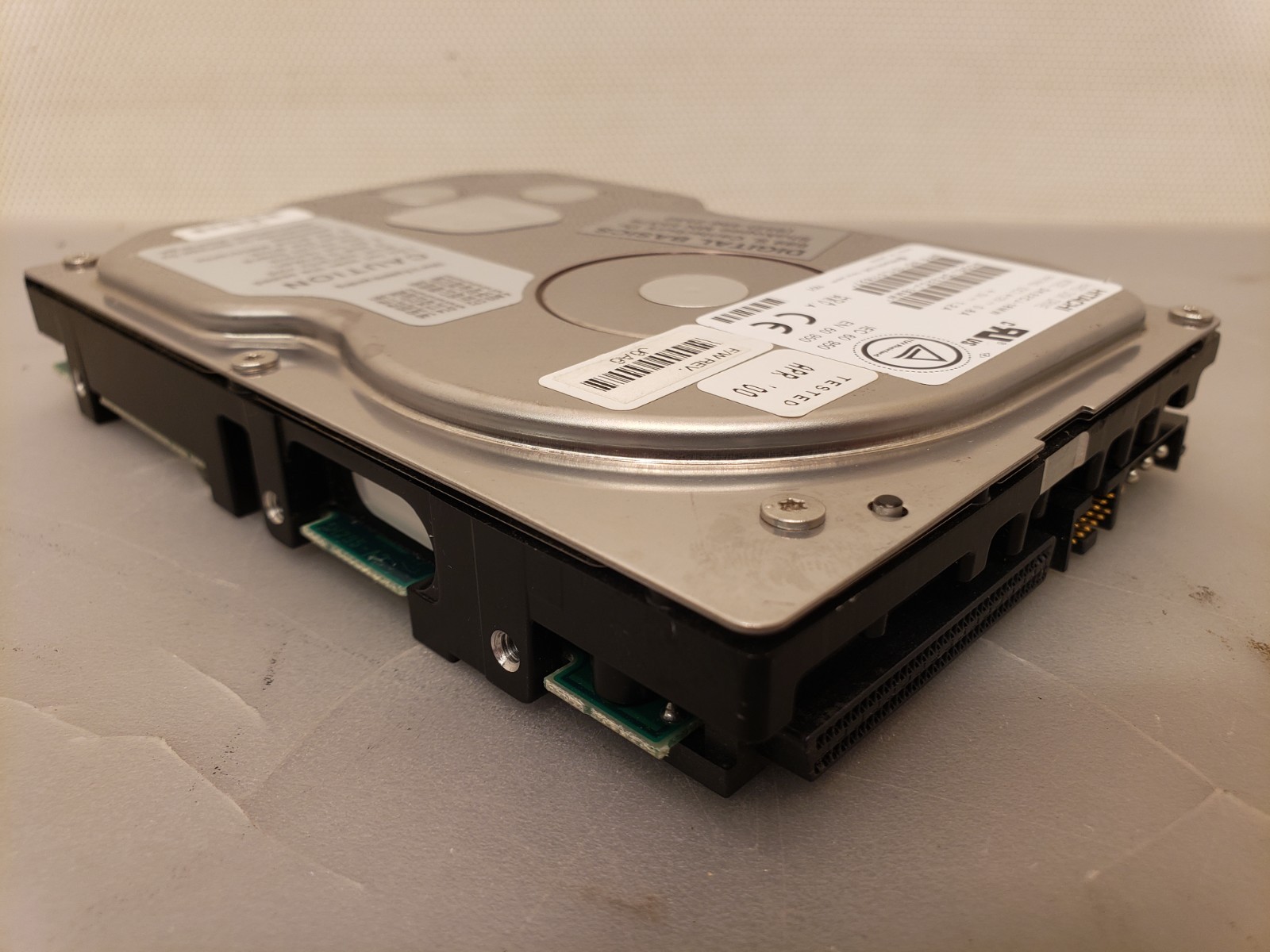 Vintage Hitachi DK32CJ-18MW 18GB 68-PIN SCSI Hard Drive HDD *100%