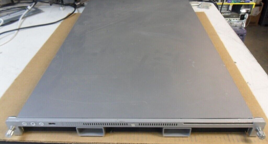 Apple A1279 / A1196  XServe Server  2.0GHz - 3.0GHz No RAM No HDD  Dual-core
