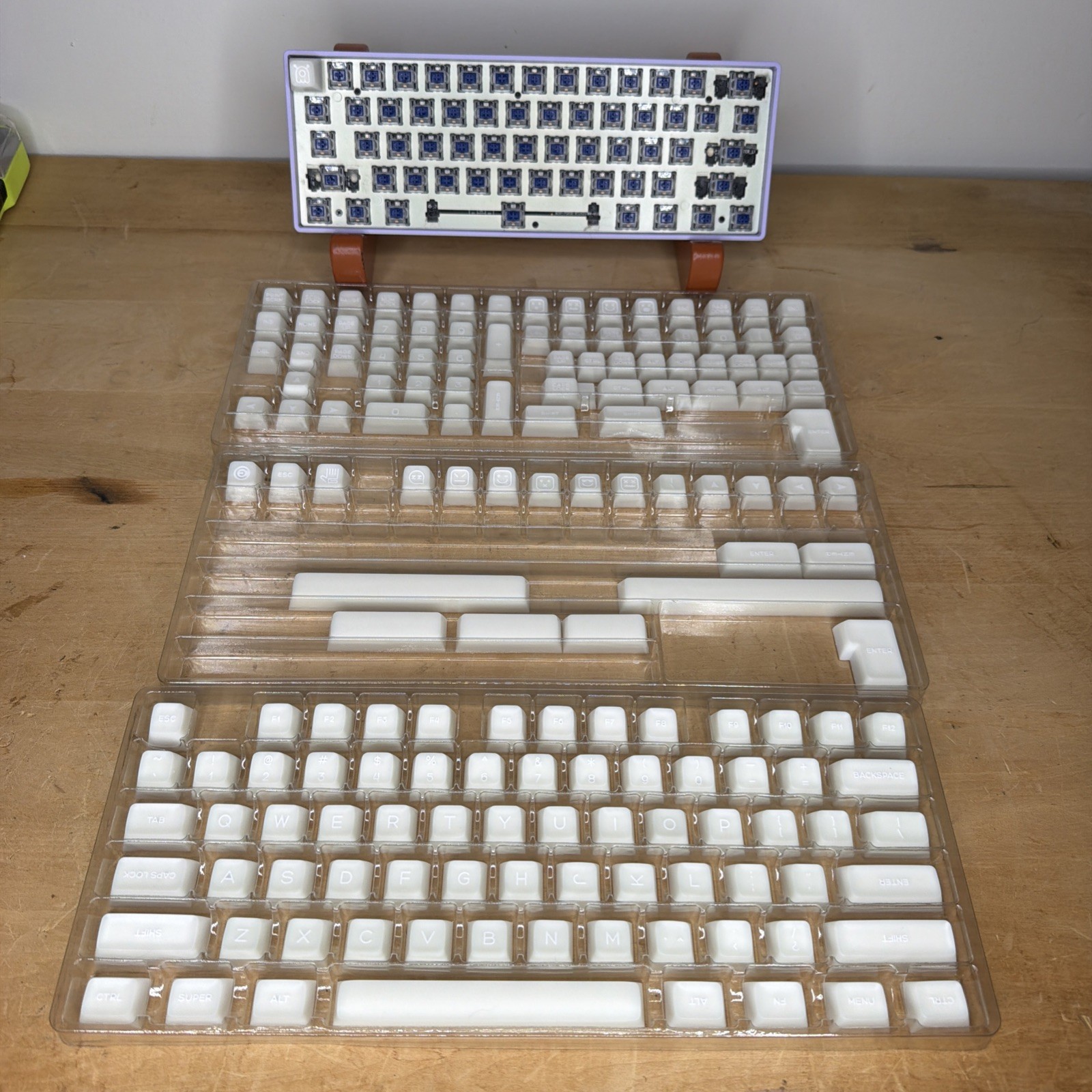 HK Gaming GK61v2 - 60% Mechanical keyboard - With Fun Keycaps